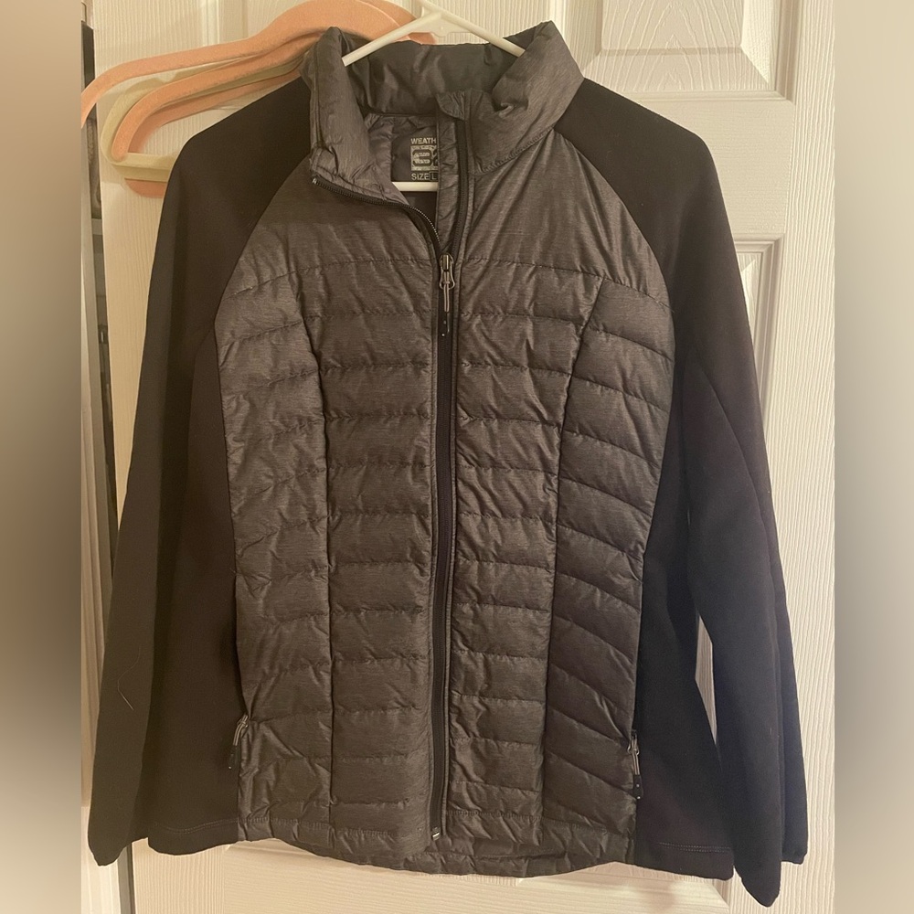 32 degrees. Black and grey puffer workout jacket. Size L